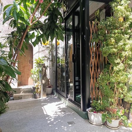 Historical Townhouse In City Center 台南 エクステリア 写真