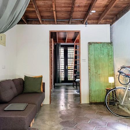 Historical Townhouse In City Center 台南 エクステリア 写真