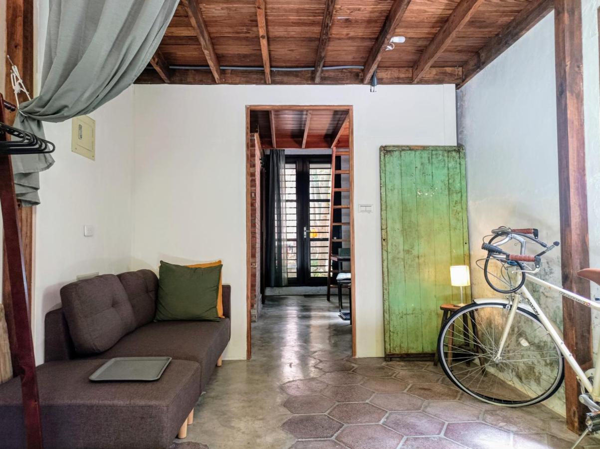 Historical Townhouse In City Center 台南 エクステリア 写真